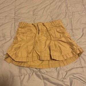 Size 8 tan/beige skort (skirt with shorts) girls Gap skirt❤️